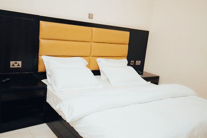 Room 5 of 21