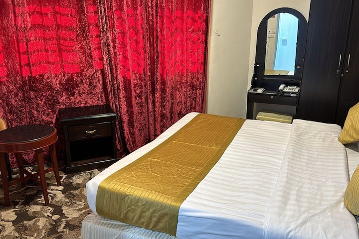Room 11 of 49