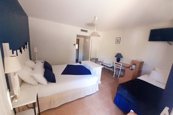 Room 11 of 49