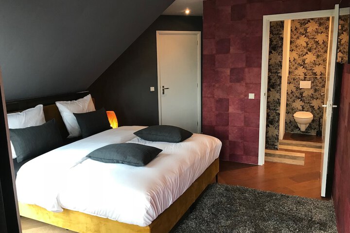 Room 4 of 54