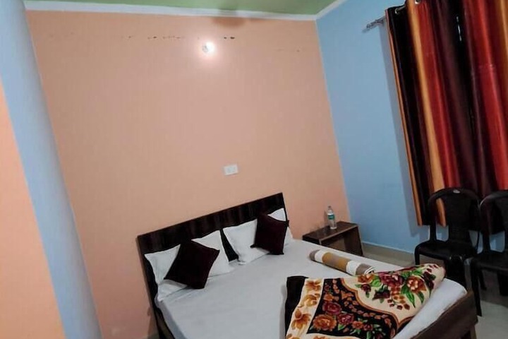 Room 6 of 28