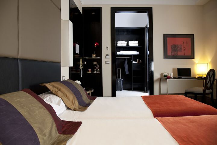 Room 13 of 69