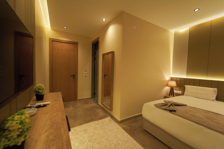 Room 48 of 148