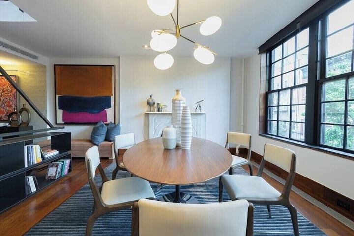Room 32 of 136
