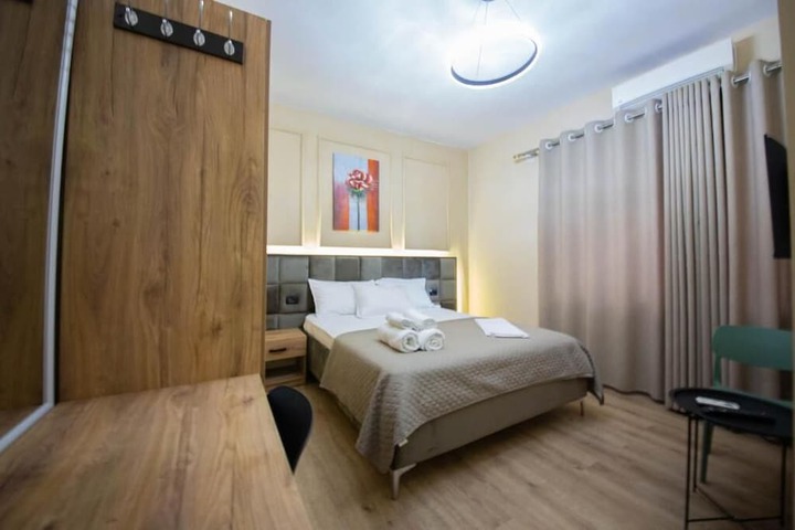 Room 15 of 25