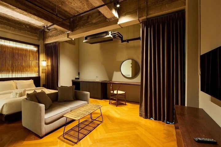 Room 16 of 54
