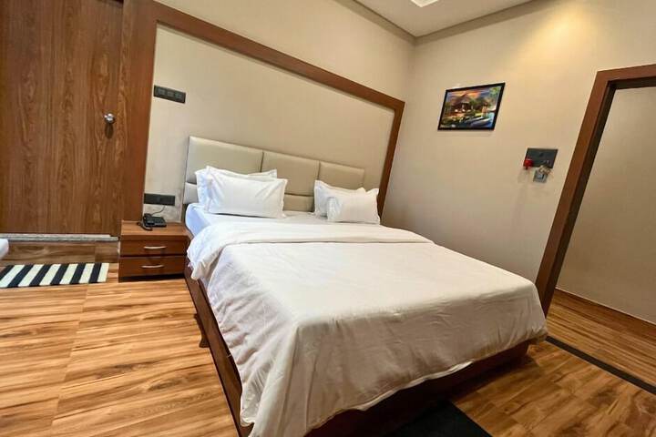 Room 10 of 53