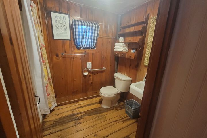 Room 141 of 212