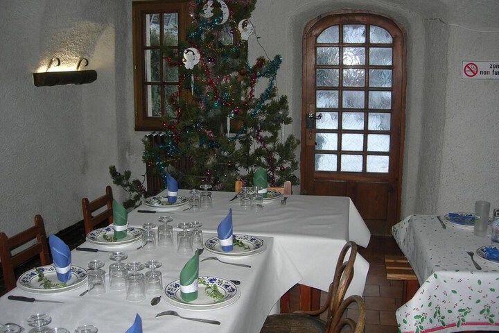Dining 23 of 51