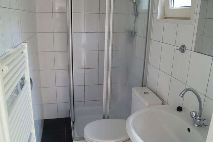 Room 5 of 40