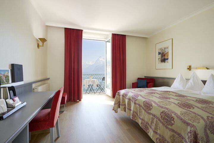 Room 8 of 65
