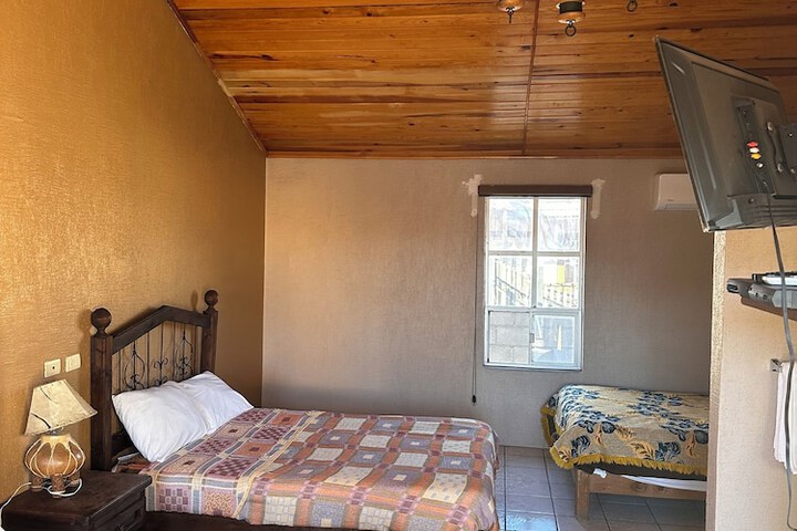 Room 8 of 44