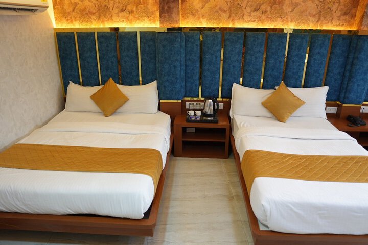 Room 28 of 68
