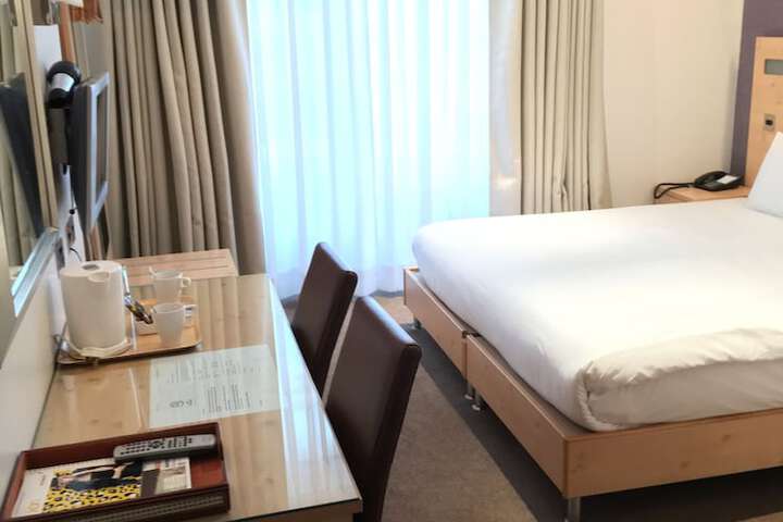 Room 5 of 33