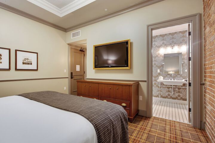 Room 12 of 21