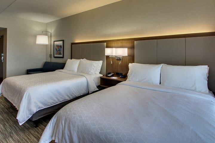 2 Queen Beds Leisure (5 of 17)