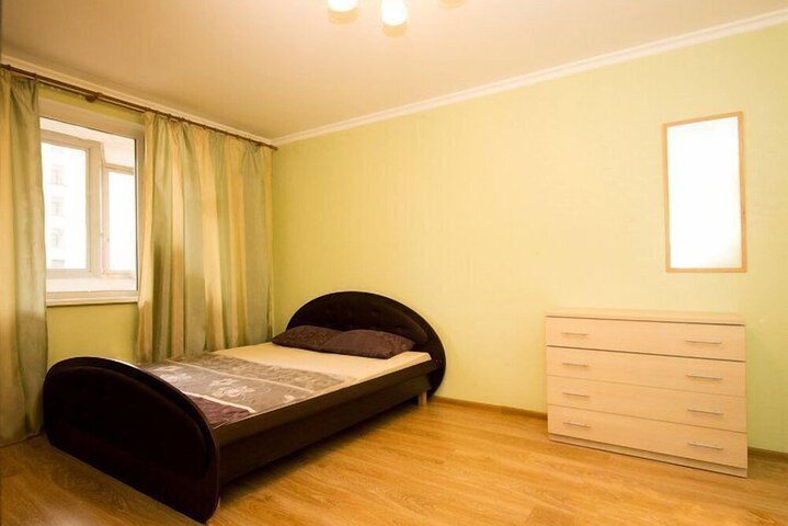 Room 8 of 18
