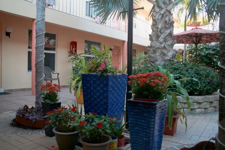 Hotel Exterior 46 of 48