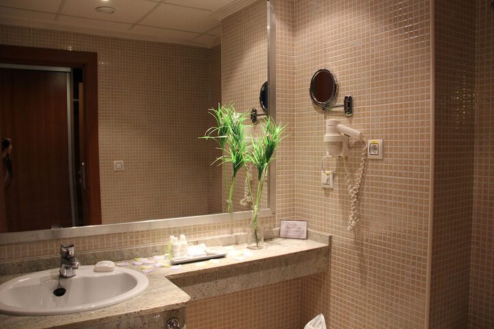 Room 27 of 55
