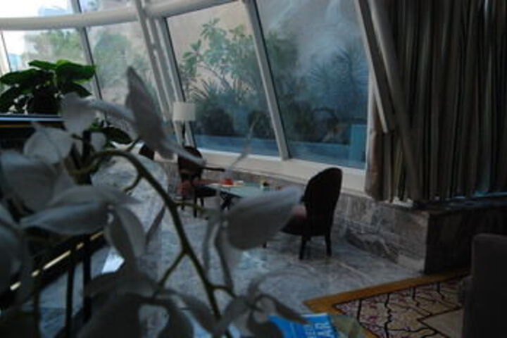 Lounge 11 of 55