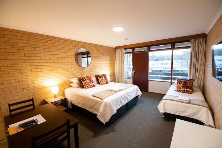 Room 17 of 34