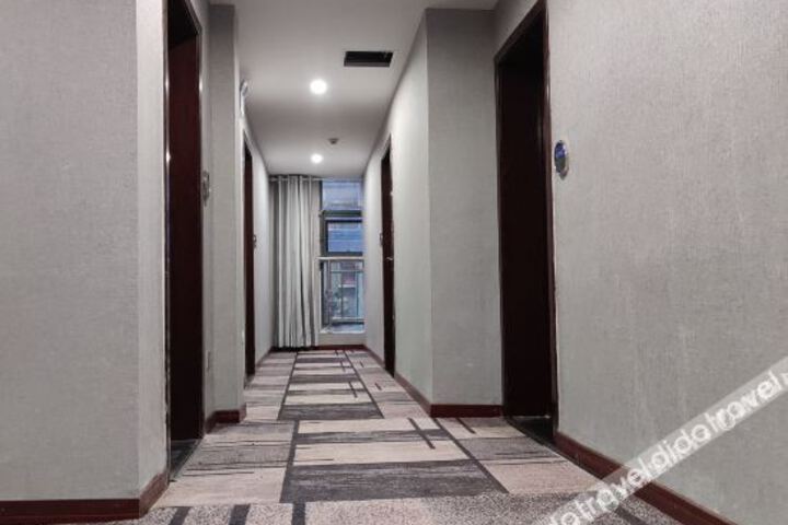 Hotel Interior 11 of 32