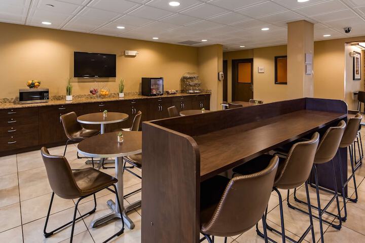 Breakfast area