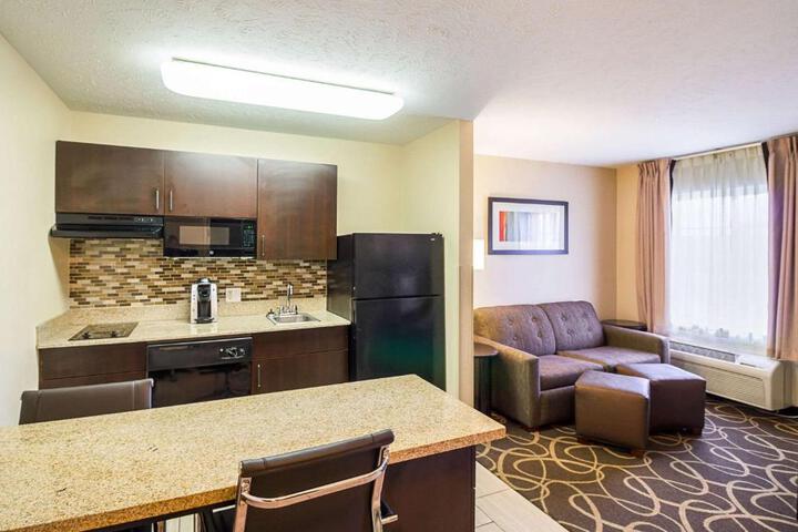 1 King Bed Suite (6 of 22)