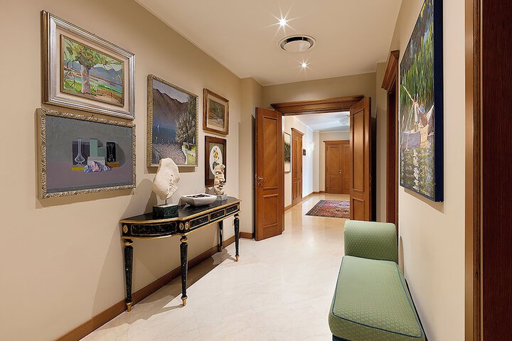 Ballroom/Hall 35 of 46
