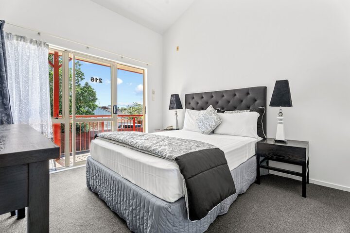 Room 11 of 22