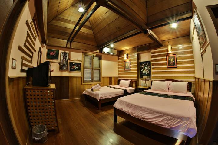 Room 28 of 69