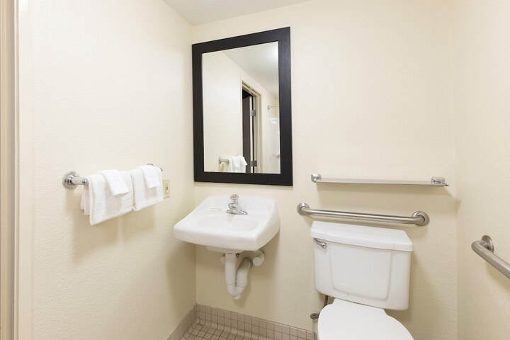 2 Double Beds (7 of 20)