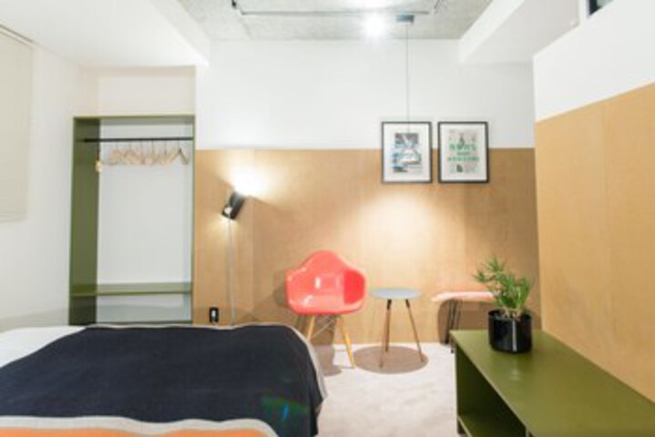 Room 155 of 214