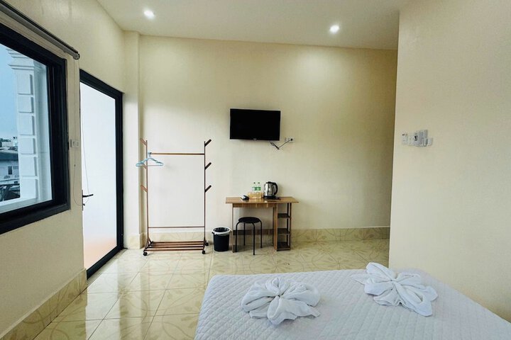 Room 14 of 25