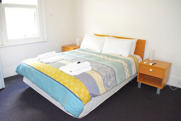 Room 8 of 28