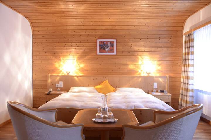 Room 4 of 43