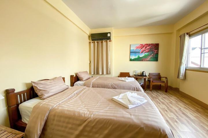 Room 27 of 62