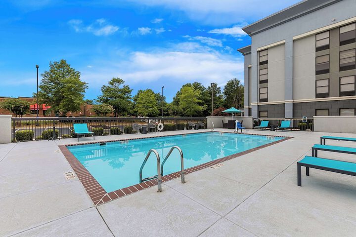 Hotel Pool
