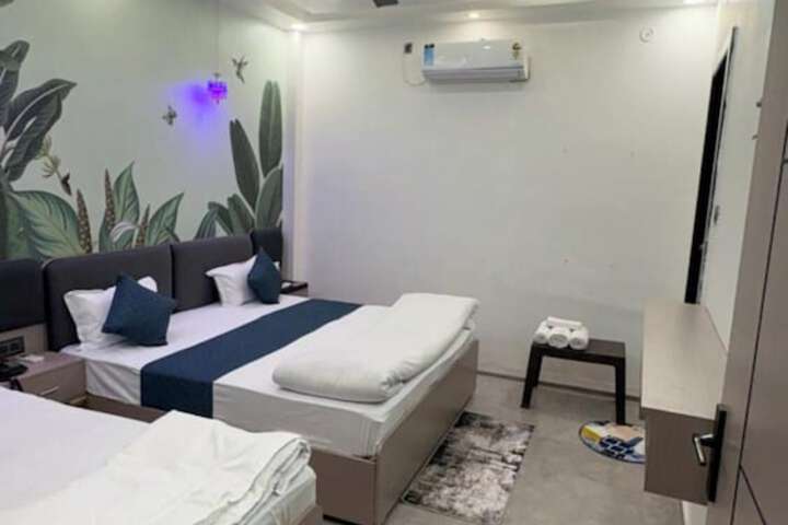 Room 18 of 29