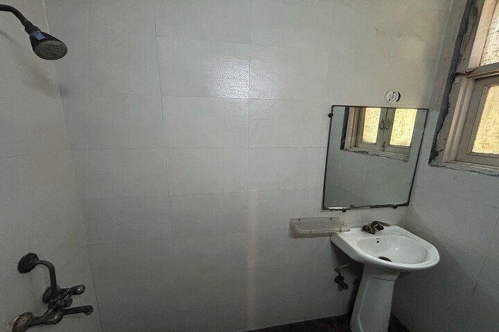 Room 12 of 19