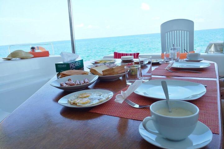 Dining 7 of 10