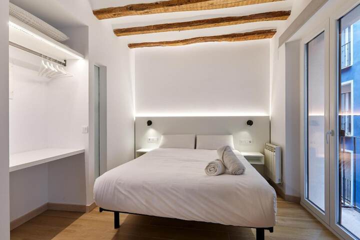 Room 2 of 7
