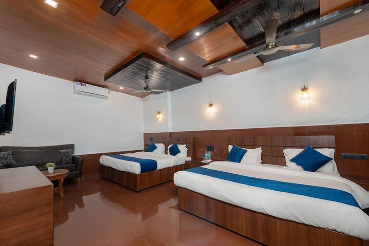 Room 3 of 7