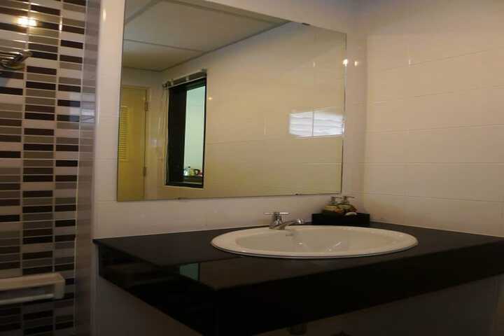 Room 10 of 10