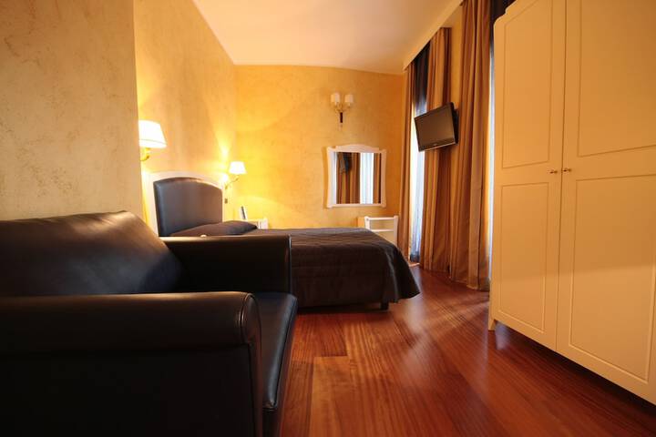 Room 18 of 61