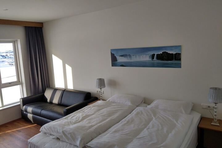 Room 7 of 32