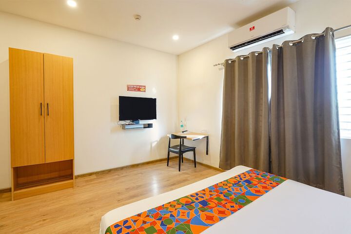 Room 9 of 34