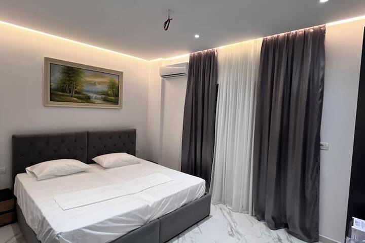 Room 14 of 30