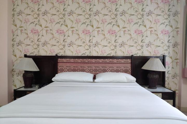 Room 10 of 50