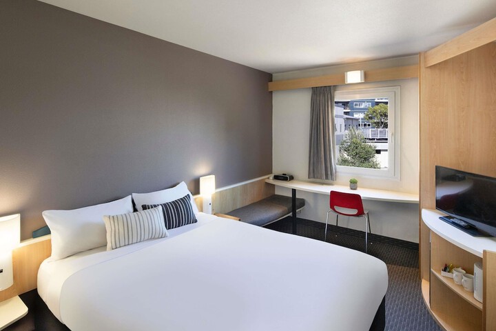 Room 11 of 51